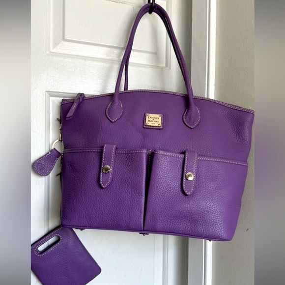 BEAUTIFUL AUTHENTIC Dooney & Bourke large size purse/handbag, Perfect condition! - Picture 1 of 7
